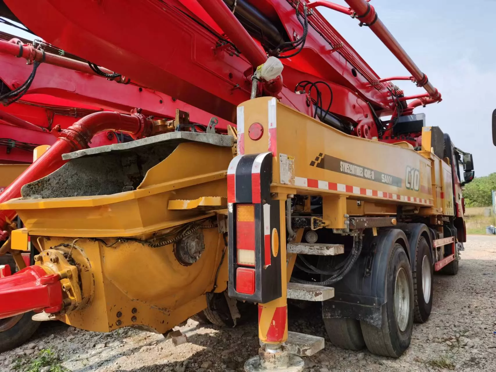 2020 sany lkw-betonpumpenwagen mit 43 m auslegerpumpe auf sany-chassis