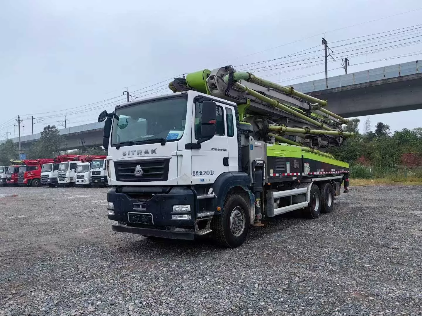 hochwertige 2022 boom pump 50m lkw-betonpumpenwagen auf sitrak-chassis