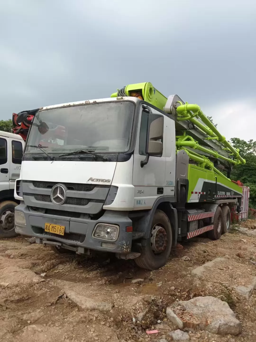 2013 zoomlion boom pump 47m lkw-betonpumpenwagen auf benz-chassis