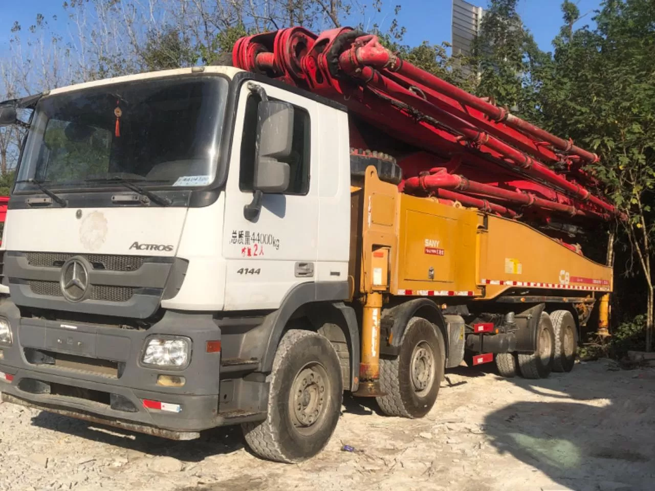 hochwertige 2018 sany boom pump 56m lkw-betonpumpe auf benz-chassis